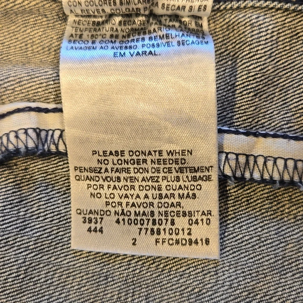 Levi’s Womens Trucker Denim Distressed Jean Jacket - Picture 6 of 11